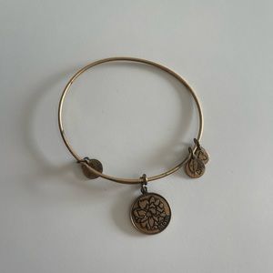 Alexi and Ani bracelet ♥️💕❤️